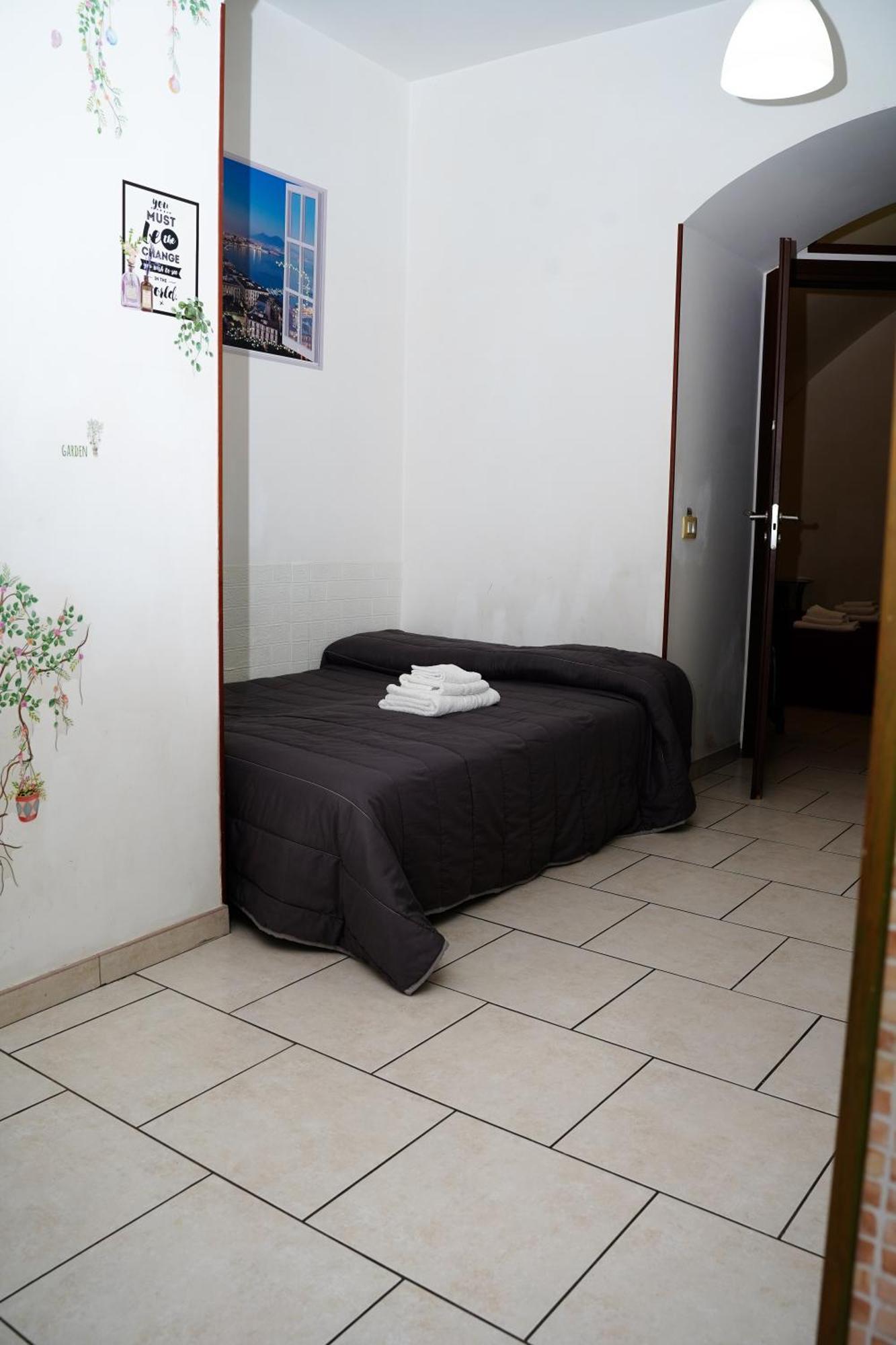 דירות Casa Friends' House Napoli מראה חיצוני תמונה