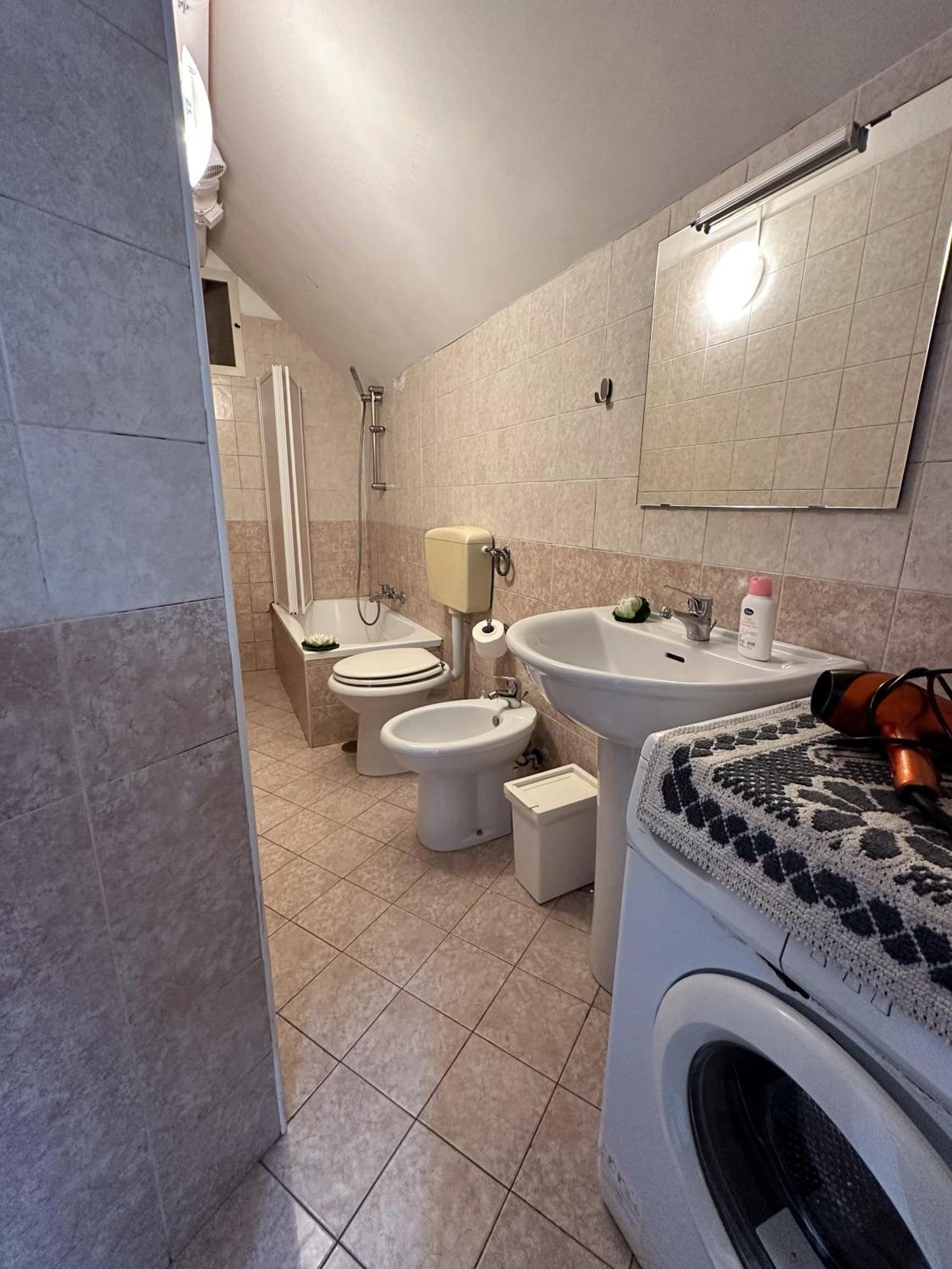 דירות Casa Friends' House Napoli מראה חיצוני תמונה